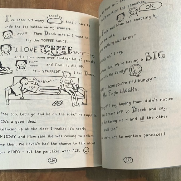 Book: Tom Gates: Dog Zombies Rule for now by Liz Pichon - Picture 9 of 12